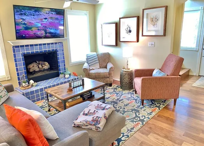 The Comforts' Inn: Mountain Escape