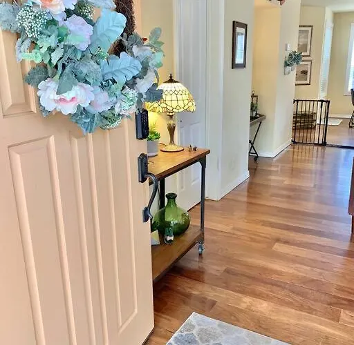 The Comforts' Inn: Mountain Escape *