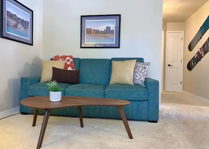 The Comforts' Inn: Mountain Escape Mountainaire