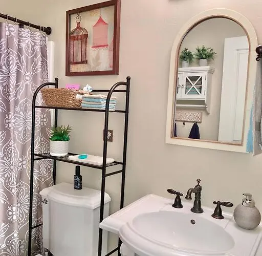 The Comforts' Inn: Mountain Escape