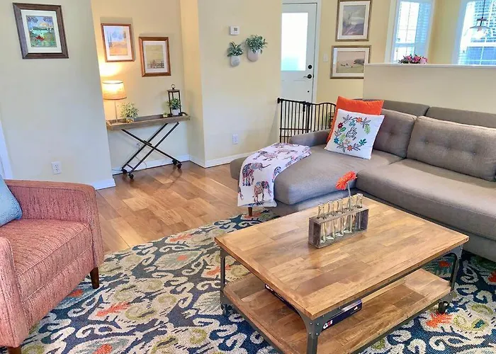 The Comforts' Inn: Mountain Escape Holiday home *